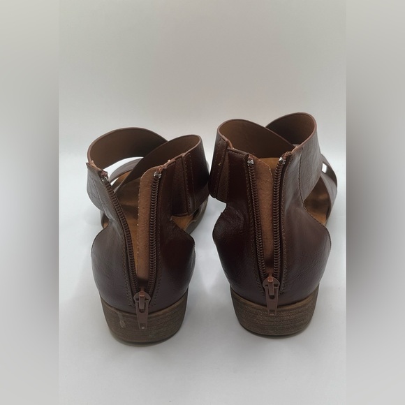 Pierre Dumas Women's Kori Faux Leather Dark Brown Flat Sandals Size 9 - Picture 9 of 14